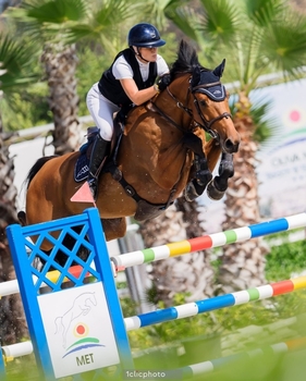 Laura Renwick begins the Autumn MET 1 tour with a victory double in Oliva Nova Laura Renwick begins the Autumn MET 1 tour with a victory double in Oliva Nova